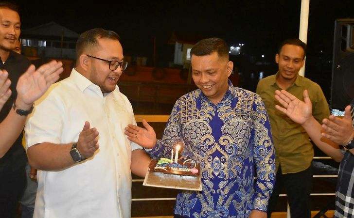 Penuh-Keakraban-HUT-ke-24-Demokrat-Satukan-Pimpinan-Partai-di-Pekanbaru.jpg