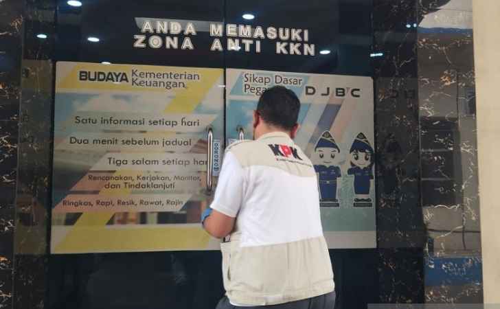 Penyidik-KPK-Geledah-Kantor-Bea-Cukai-Kudus-dan-PT-Djarum.jpg