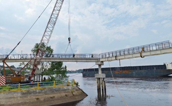 Perbaikan-jembatan-skywalk-siak.jpg