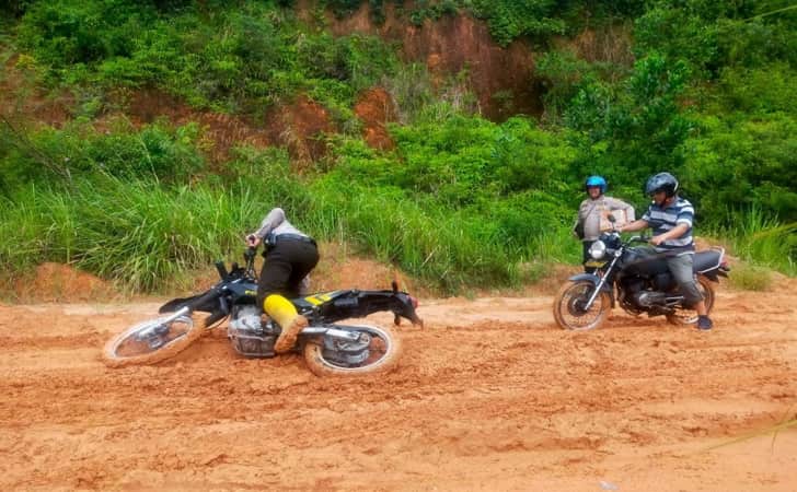 Personel-Polres-Dumai-jatuh-dari-motor.jpg