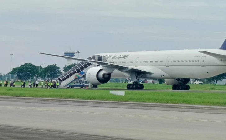 Pesawat-Saudia-Airlines-mendarat-darurat.jpg