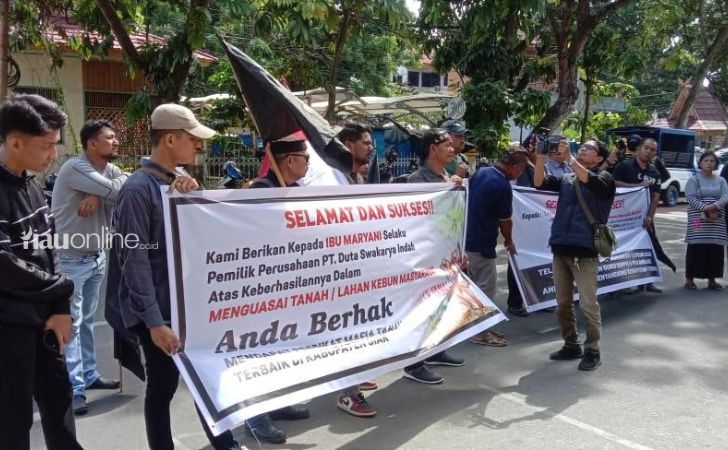 Petani-sawit-dari-siak-demo-di-BPN.jpg