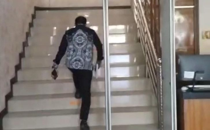 Pj-Sekda-Pekanbaru-Diperiksa-Jaksa-Terkait-Dugaan-Korupsi-Disperindag.jpg