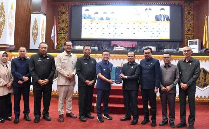Pj-Wali-Kota-Pekanbaru-Apresiasi-Percepatan-Pengesahan-APBD-P-2024-1.jpg