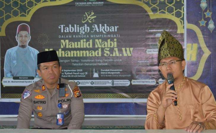 Polantas-Menyapa-Ajak-Santri-Ponpes-Darul-Muqomah-Tertib-Berlalu-Lintas.jpg