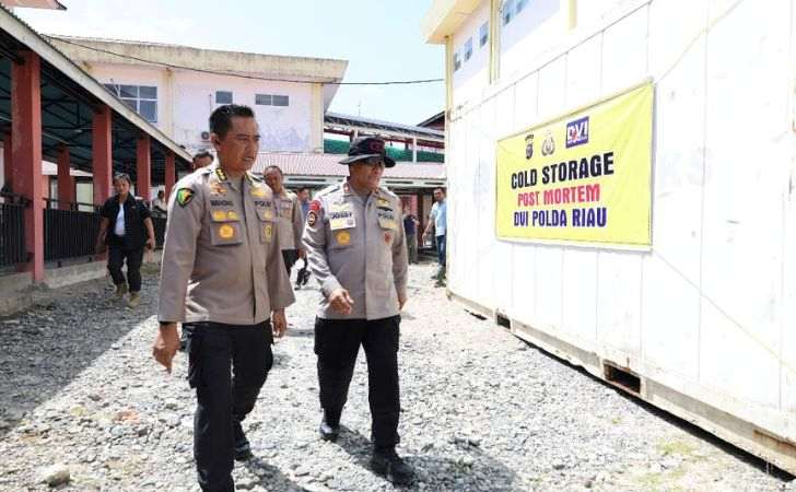 Polda-Riau-Kirim-Cool-Storage-untuk-Penanganan-Jenazah-Korban-Bencana-Agam.jpg