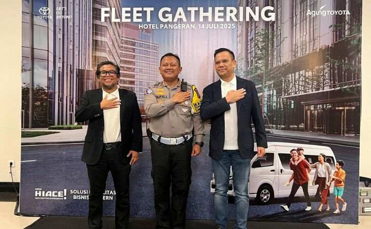 Polda-Riau-Tegaskan-Komitmen-Keselamatan-Lalu-Lintas-di-Fleet-Gathering-Toyota.jpg