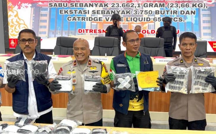 Polda-Riau-menggagalkan-penyelundupan-narkotika.jpg