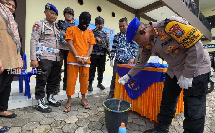 Polda-Riau-musnahkan-bb-sabu1.jpg