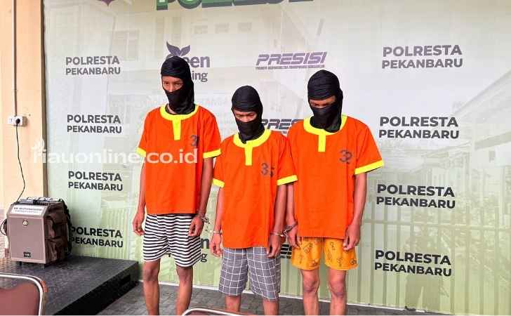 Polisi-Amankan-Tiga-Pelaku-Pencurian-Panel-Lampu-Jalan-di-Pekanbaru.jpg