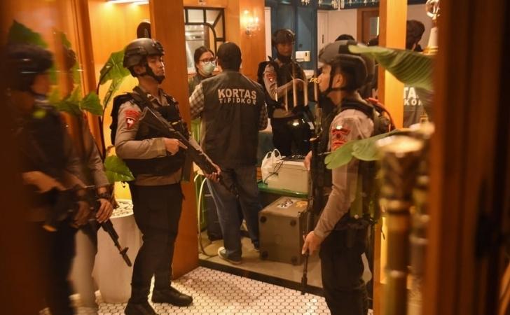 Polisi-Geledah-Ruko-di-Cipete-Terkait-Tiga-Kasus-Dugaan-Korupsi.jpg