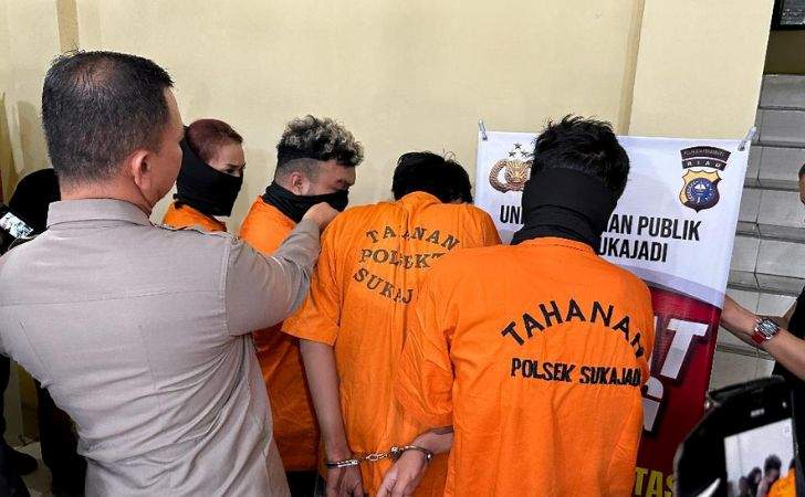 Polisi-Ringkus-Empat-Pelaku-Pemerasan-Lewat-MiChat-di-Kos-kosan-Sukajadi.jpg