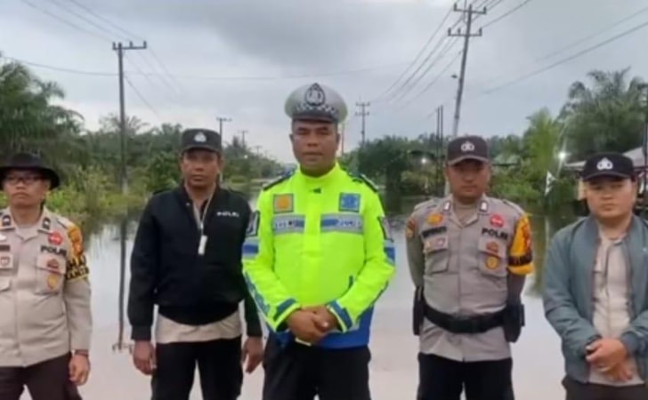 Polres-pelalawan-laporkan-kondisi-banjir.jpg