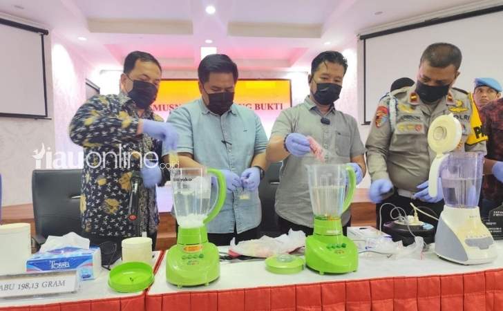 Polresta-Pekanbaru-Musnahkan-198-Gram-Sabu-dan-791-Butir-Ekstasi.jpg