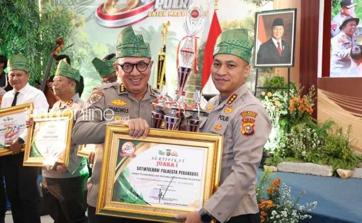 Polresta-Pekanbaru-Raih-Tiga-Penghargaan-Kampung-Tangguh-Narkoba-Jadi-Andalan.jpg