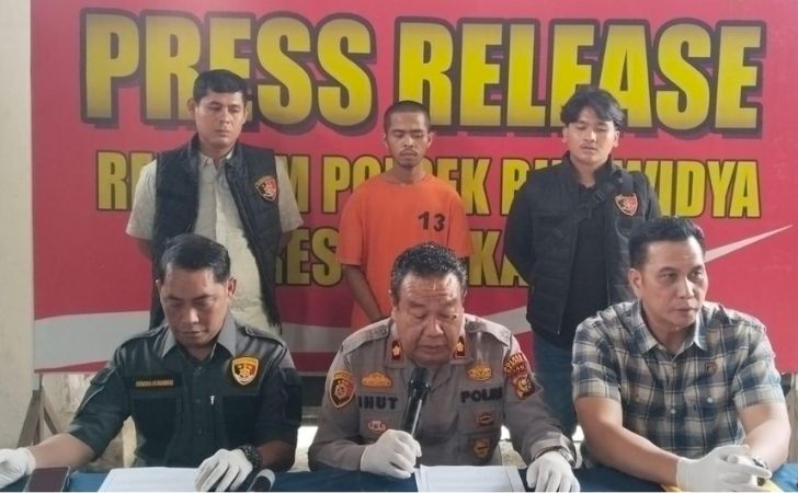 Polsek-Bina-widya-konpres-kasus-pencurian.jpg