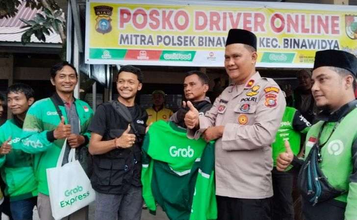 Posko-Ojol-Polsek-Binawidya-Driver-Bisa-Istirahat-dan-Dapat-Kopi-Gratis.jpg
