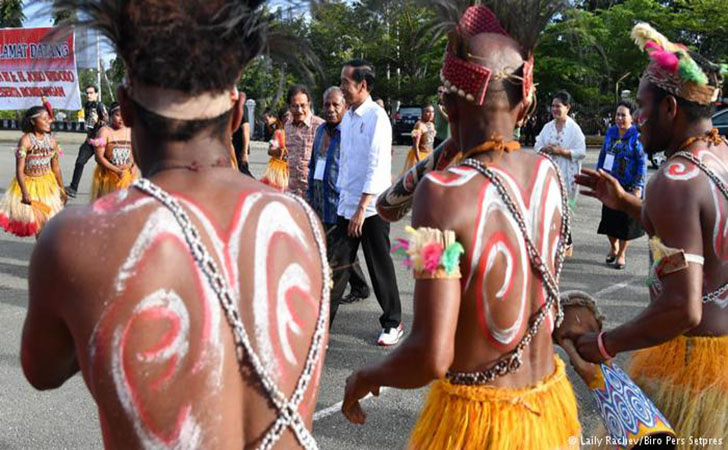 Presiden-Joko-Widodo-saat-berkunjung-ke-Papua.jpg