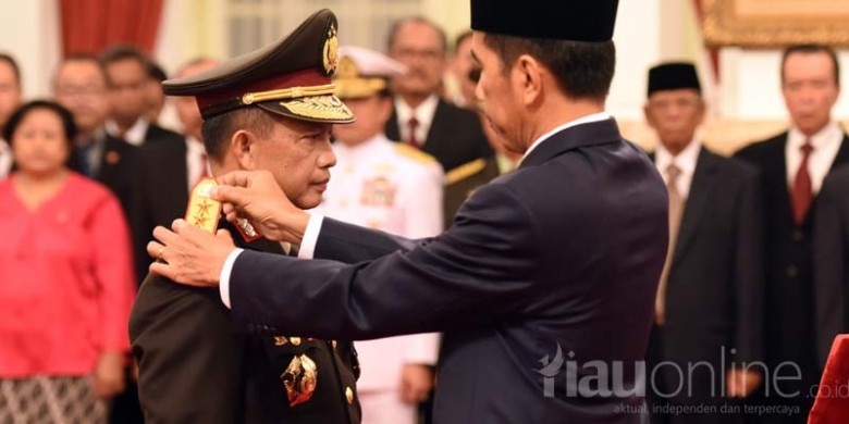 Presiden-Jokowi-Lantik-Tito-Karnavian-Sebagai-Kapolri.jpg