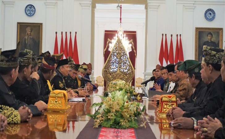 Presiden-Jokowi-terima-Lembaga-Adat-Melayu-Riau.jpg