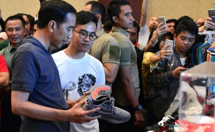 Presiden-dan-Gibran-ke-pameran-sepatu.jpg