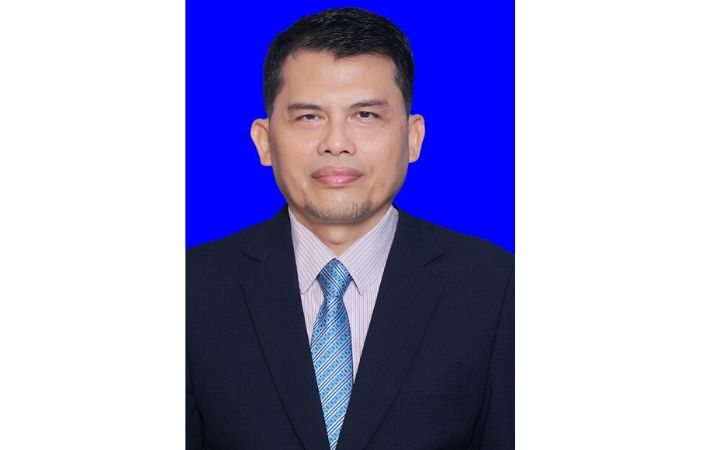 Prof-Dr-Elfizar-SSi-MKom.jpg