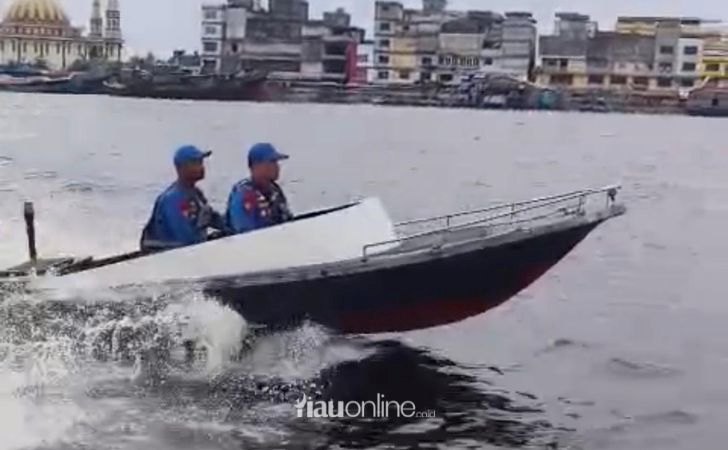 Program-JALUR-Hadirkan-Klinik-Kesehatan-hingga-Kapal-Baca-di-Kuala-Selat.jpg