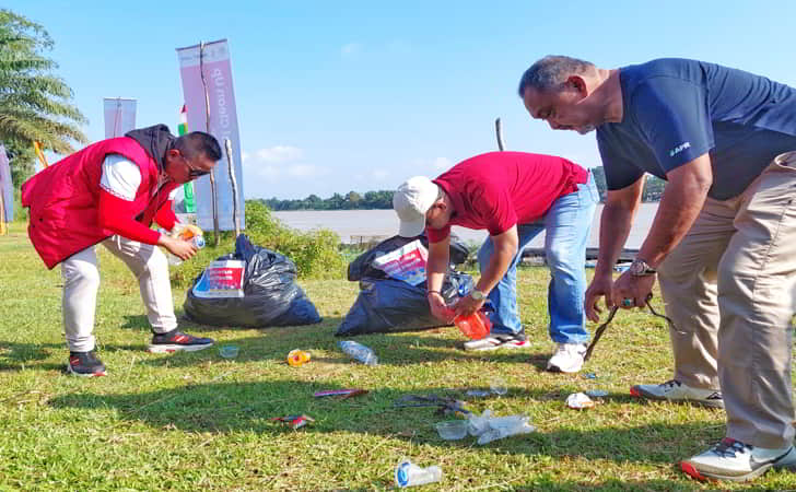 RAPP-dan-DLH-bersihkan-sampah.jpg