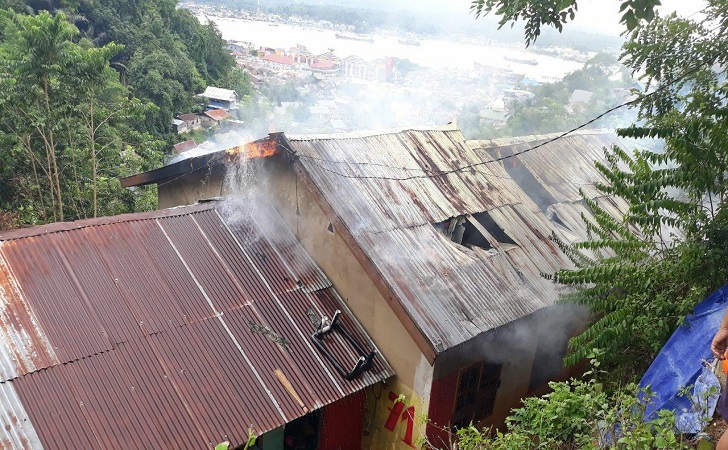 RUMAH-TERBAKAR-DI-KENDARI.jpg