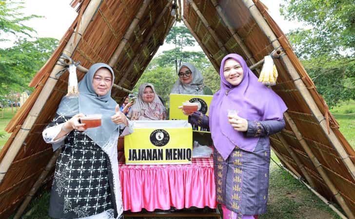 Rafidah-di-festival-pekan-budaya.jpg