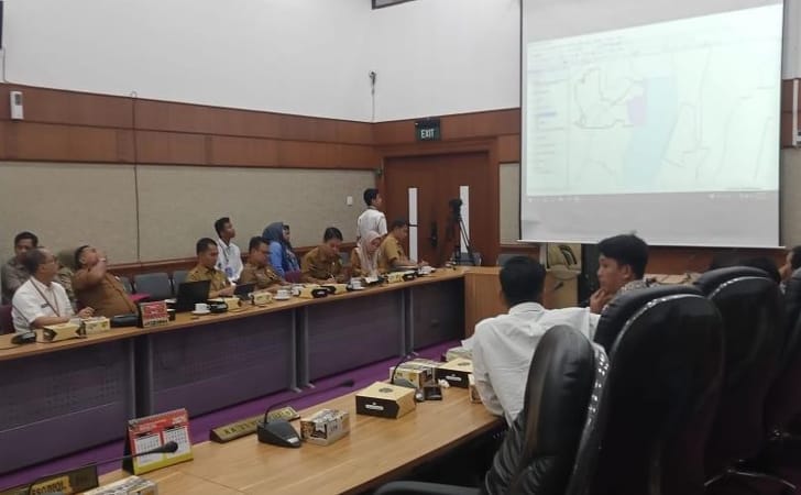 Rapat-dprd-riau-soal-pt-hutahean.jpg