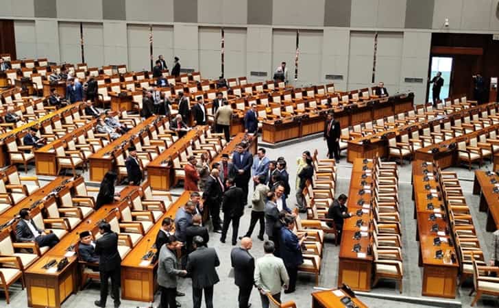 Rapat-paripurna-RUU-TNI-di-dpr.jpg