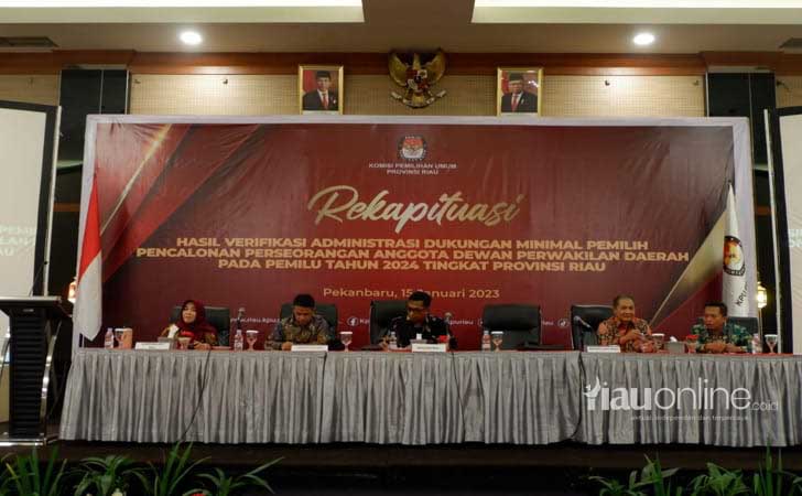 Rapat-pleno-kpu-riau.jpg