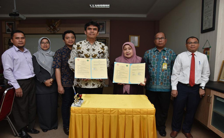 Rektor-Unilak-dan-Dirut-PLTI-tandatangan-MoU.jpg