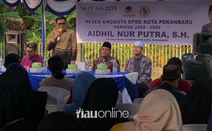 Reses-Aidhil-Nur-Putra-di-Padang-Bulan-Warga-Soroti-Jalan-Rusak-dan-Insentif-Posyandu.jpg