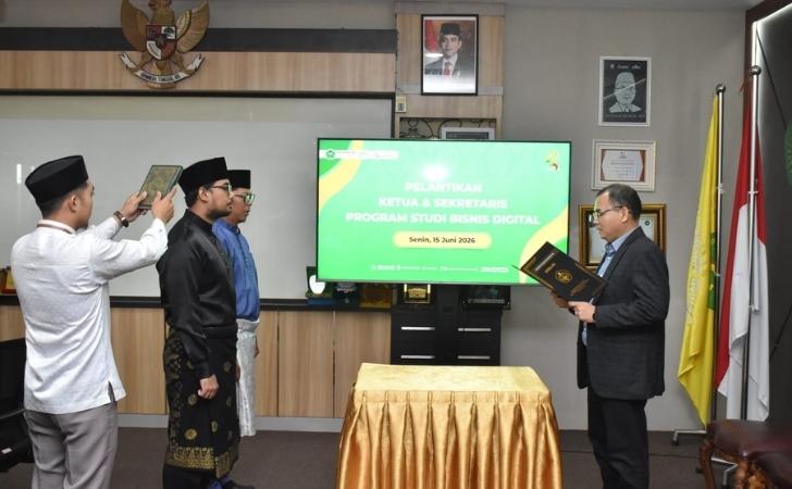 Revnu-Ohara-dan-Walhidayat-Resmi-Pimpin-Prodi-Bisnis-Digital-Unilak.jpg