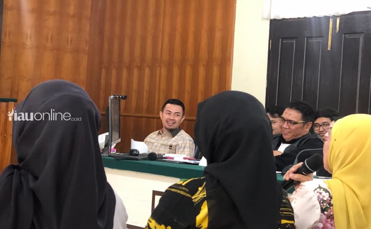 Risnandar-di-sidang211.jpg