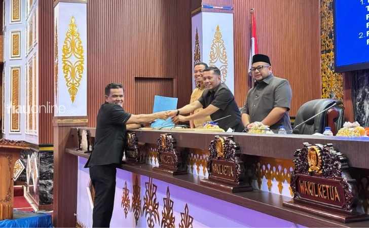 Roni-pasla-jabat-ketua-fraksi-PAN.jpg