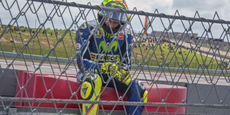 Rossi-Termenung-Usai-Jatuh-di-Assen.jpg