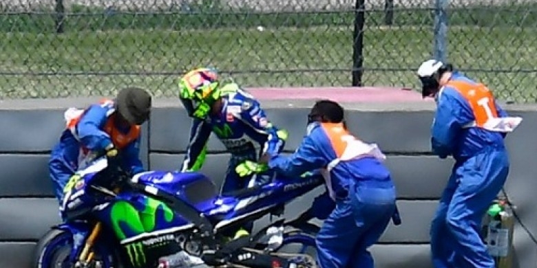 Rossi-jatuh.jpg