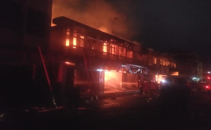 Ruko-Jalan-Gambir-terbakar.jpg