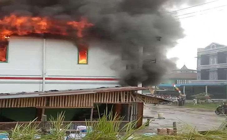 Ruko-terbakar2.jpg