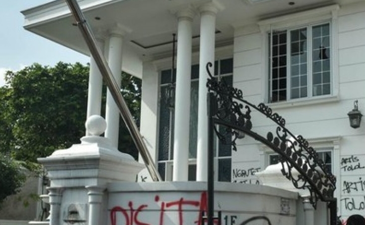 Rumah-Uya-Kuya-usai-dijarah.jpg