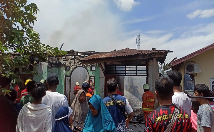 Rumah-terbakar-di-soebrantas.jpg