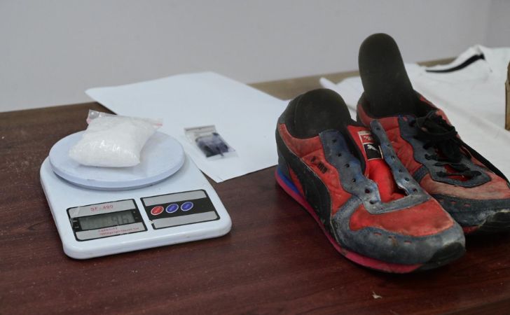 Sabu-disimpan-di-sepatu2.jpg