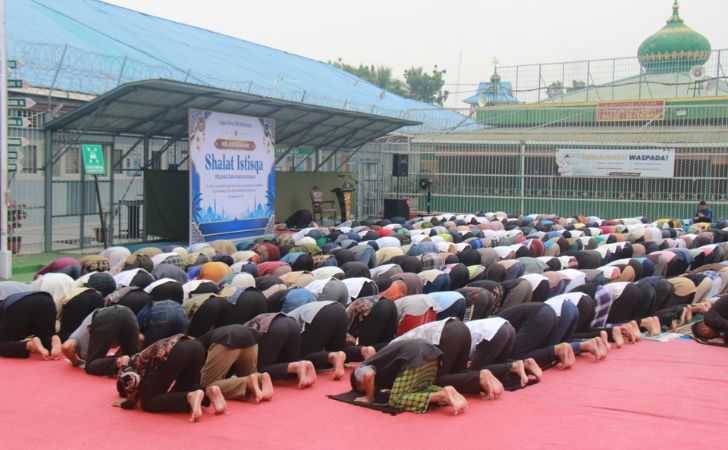 Salat-Istisqa-di-lapas-pekanbaru.jpg