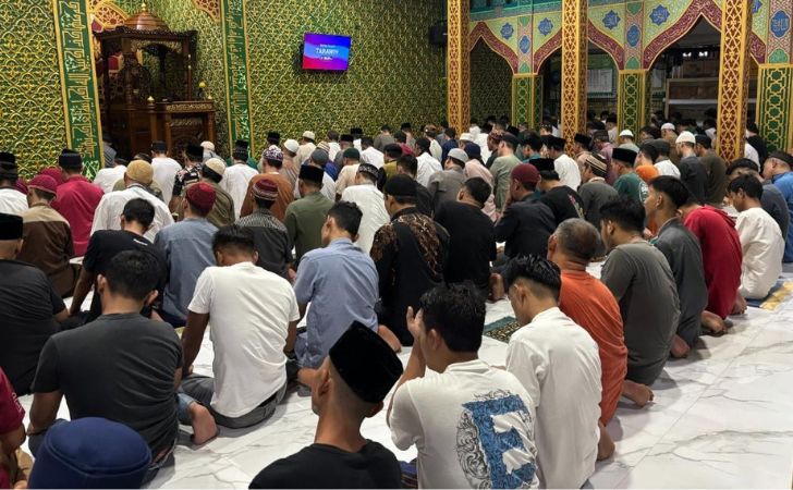 Salat-Tarawih-di-lapas-pekanbaru.jpg
