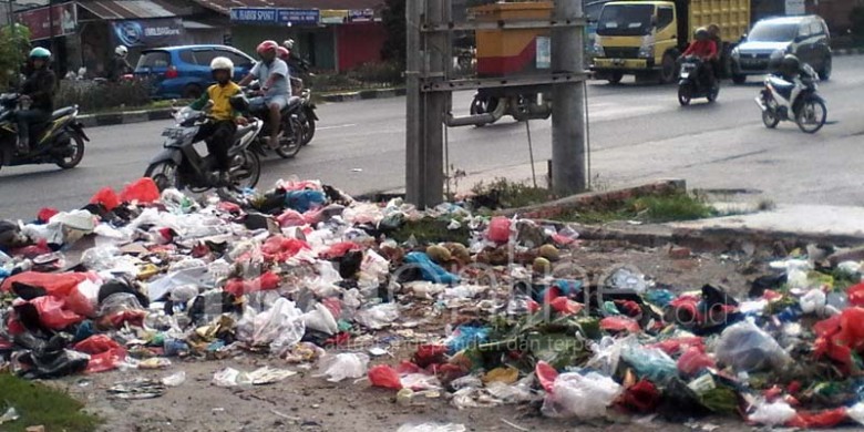 Sampah-di-Kota-Pekanbaru.jpg