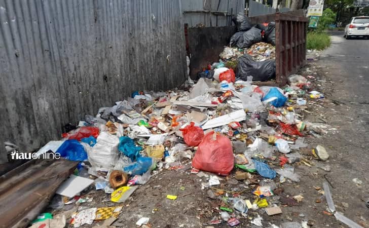 Sampah-di-jalan-bakti-pekanbaru.jpg