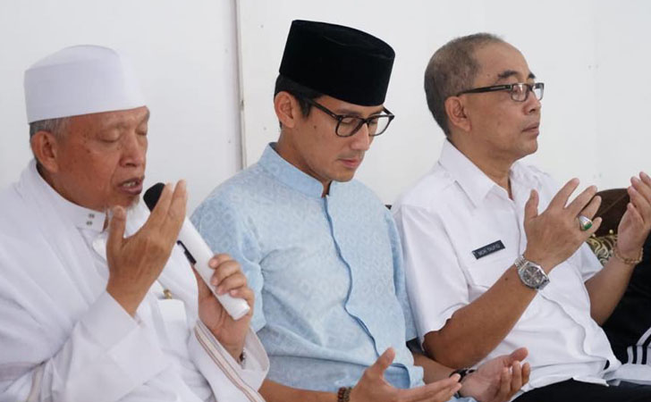 Sandiaga-Uno-Berdoa.jpg